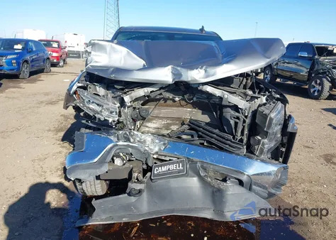 2020 Chevrolet Silverado 1500 4Wd Short Bed Lt z USA, uszkodzony, nr VIN 3GCUYDED1LG284722